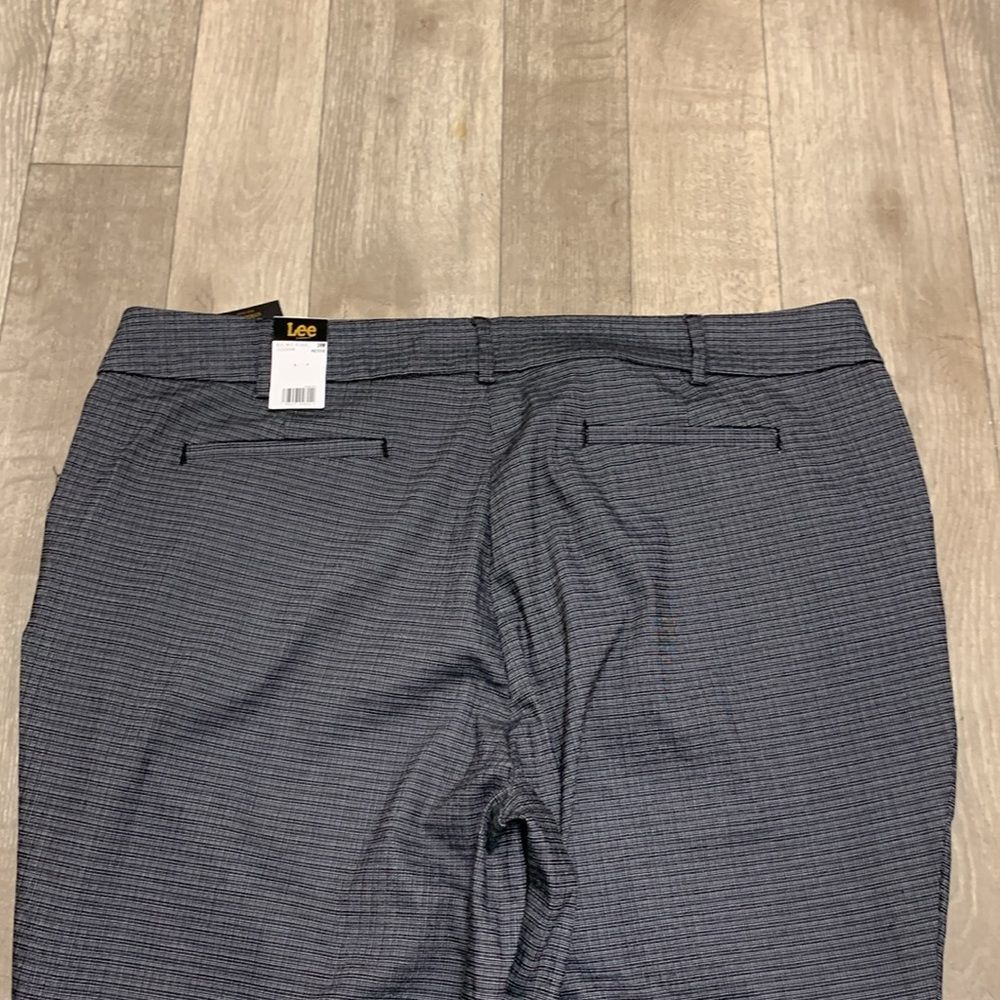 Womens NWT LEE Plus Straight Mid Rise Wrinkle Free Casual Dress Pants - Picture 7 of 7